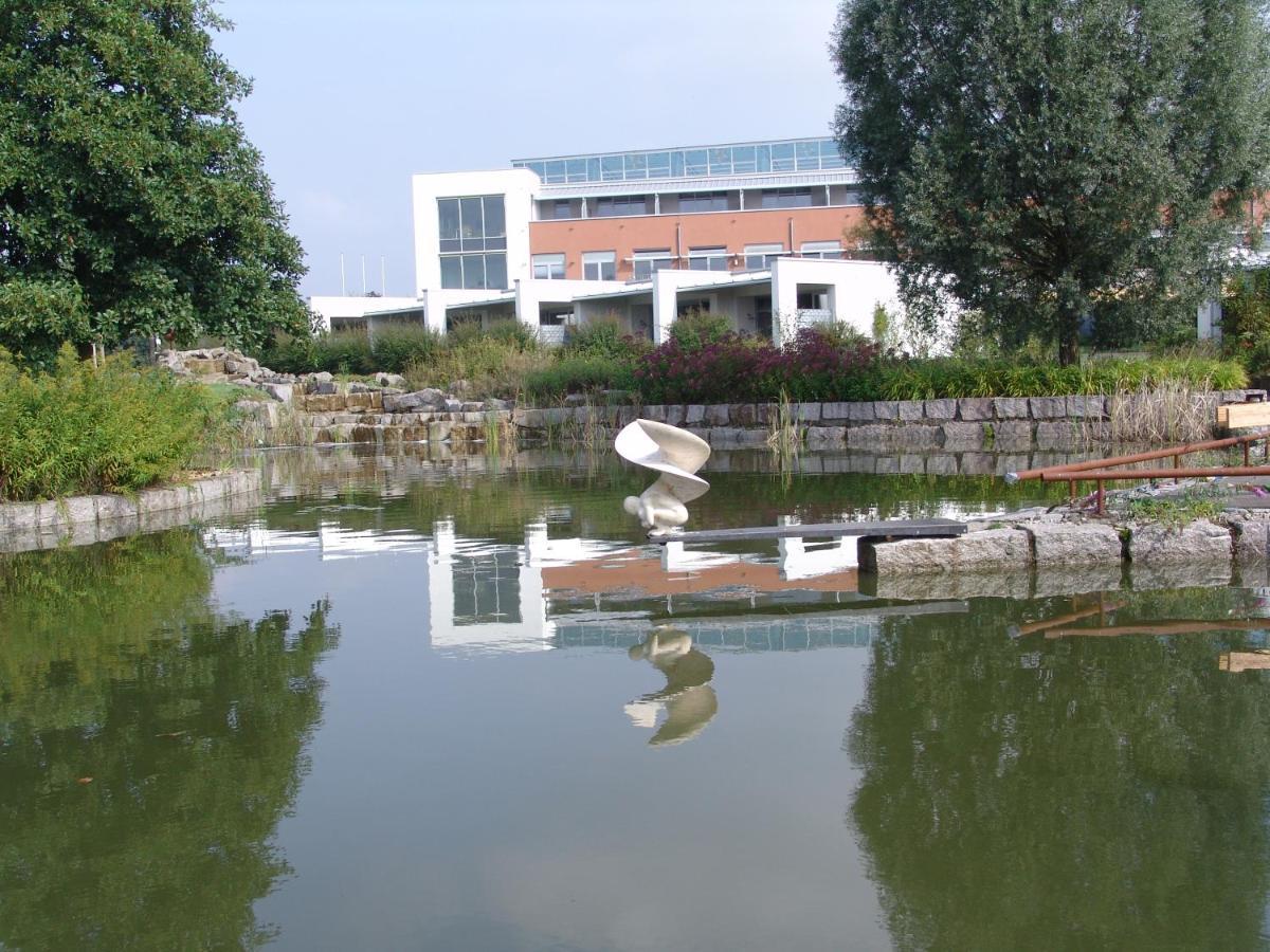 Seminarhotel In Der Manfred-Sauer-Stiftung Lobbach Bagian luar foto